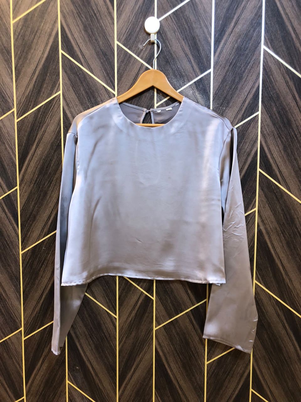 Western Top Silk – Medium Size Length: 19 )  baggy
