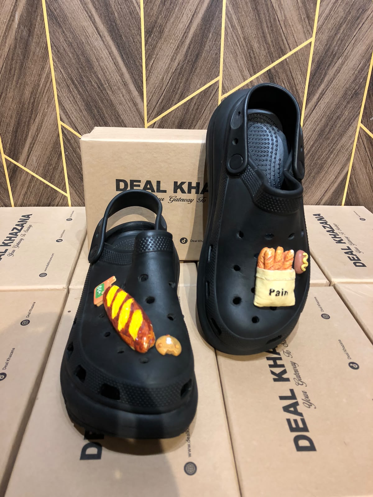 Women Comfortable Crocs Size 11