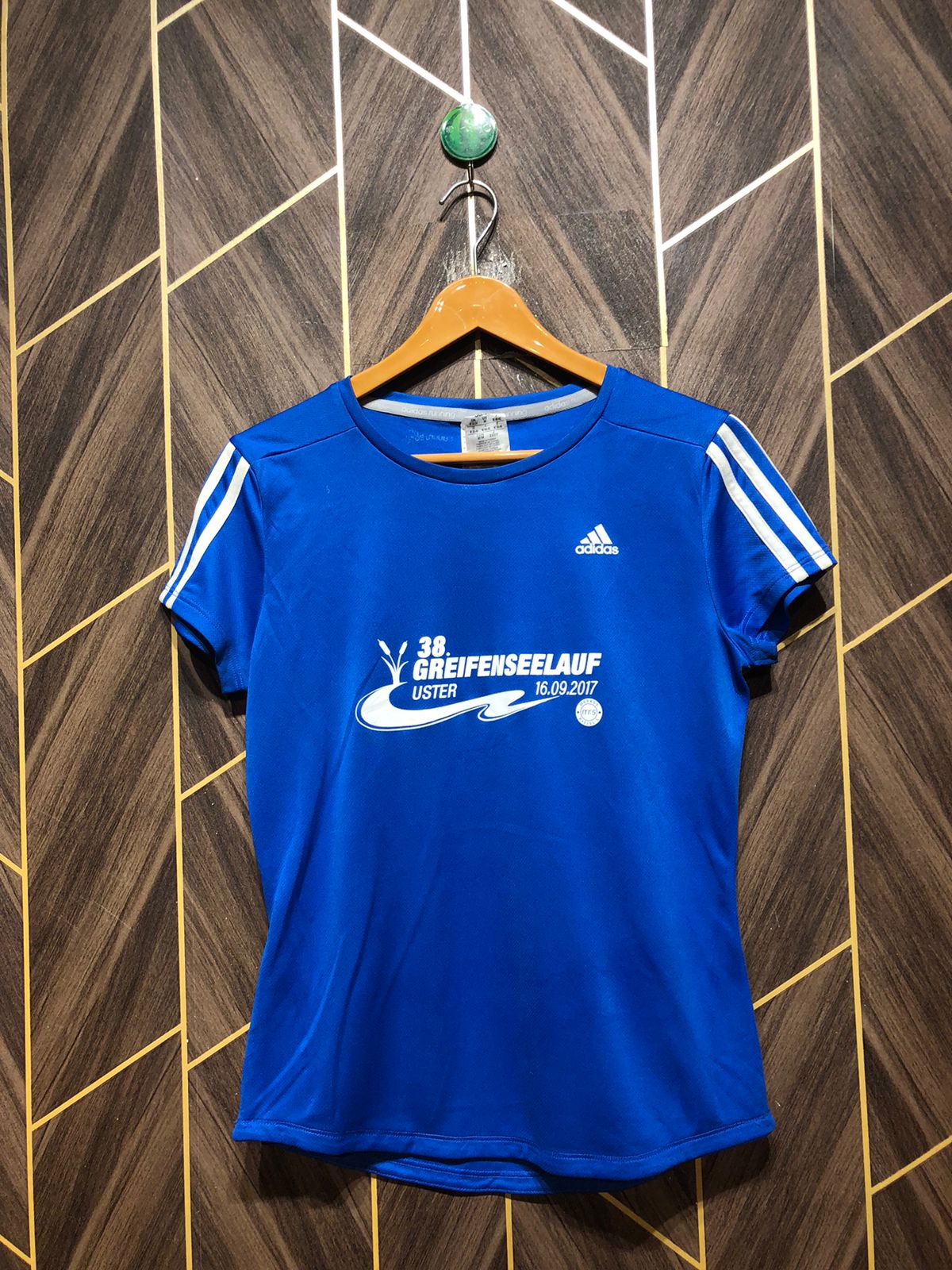 Sports T-Shirt Jersey Small Size Length 25