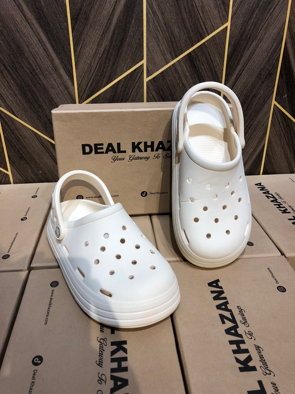 Women Comfortable Crocs Size 5