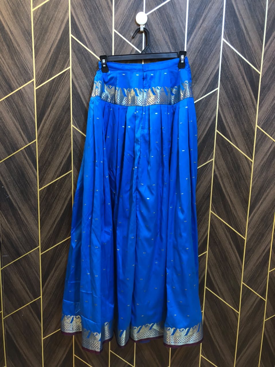 Women Skirts Silk X Small | Size Waist 24 | Length 39
