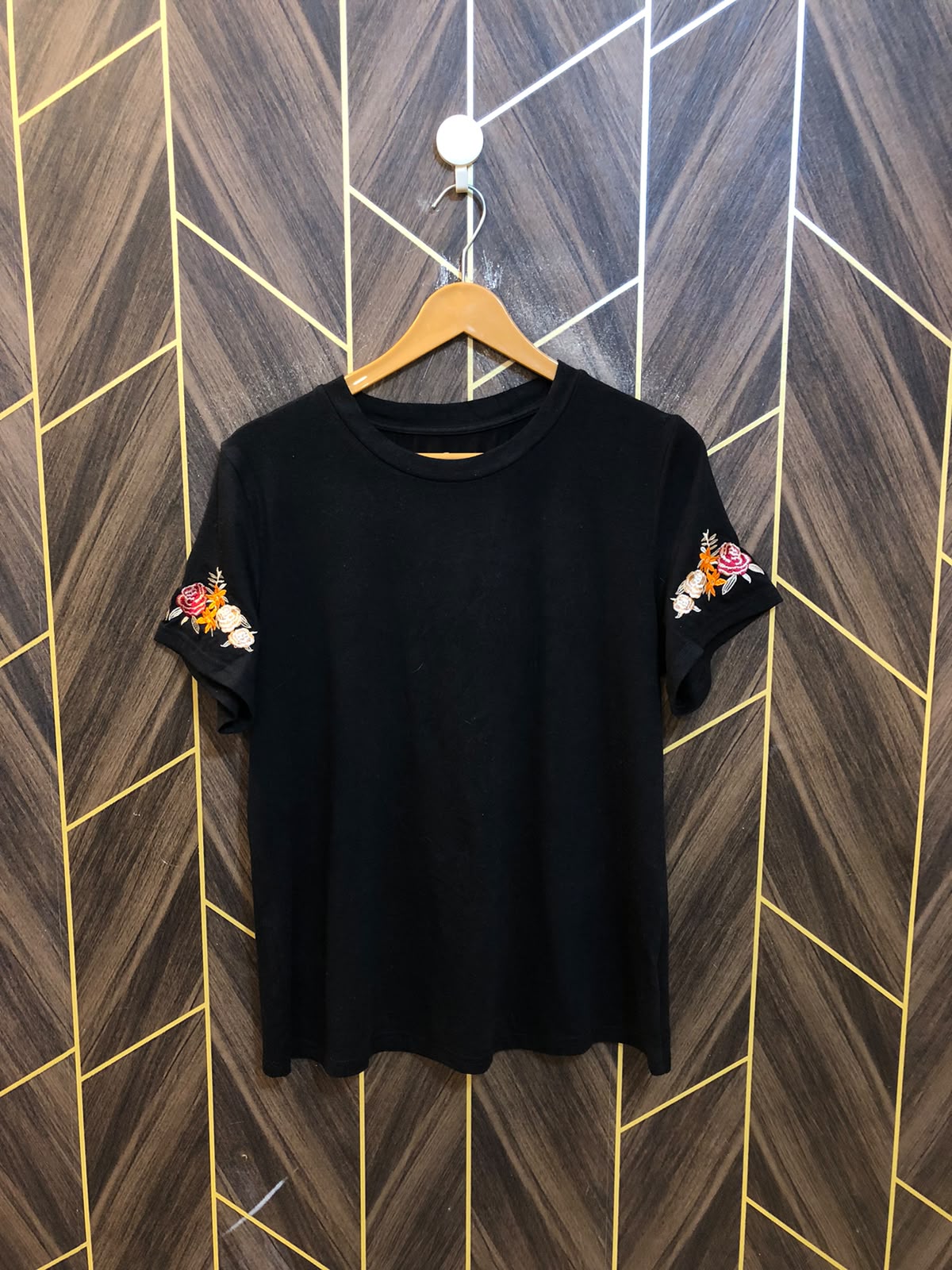 T-Shirt Jersey Medium to Large Size Length 25