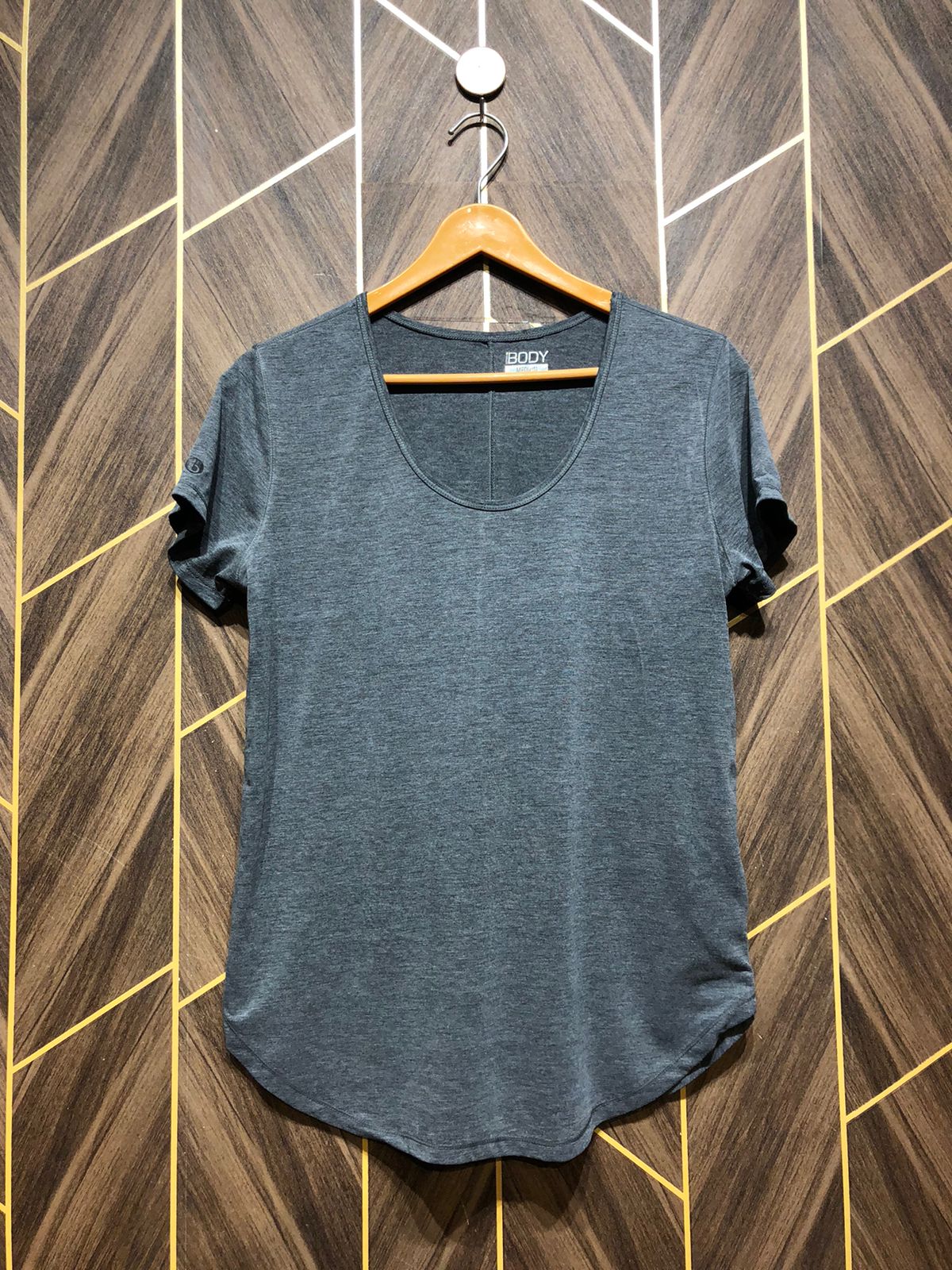 T-Shirt Jersey Medium Size Length 27