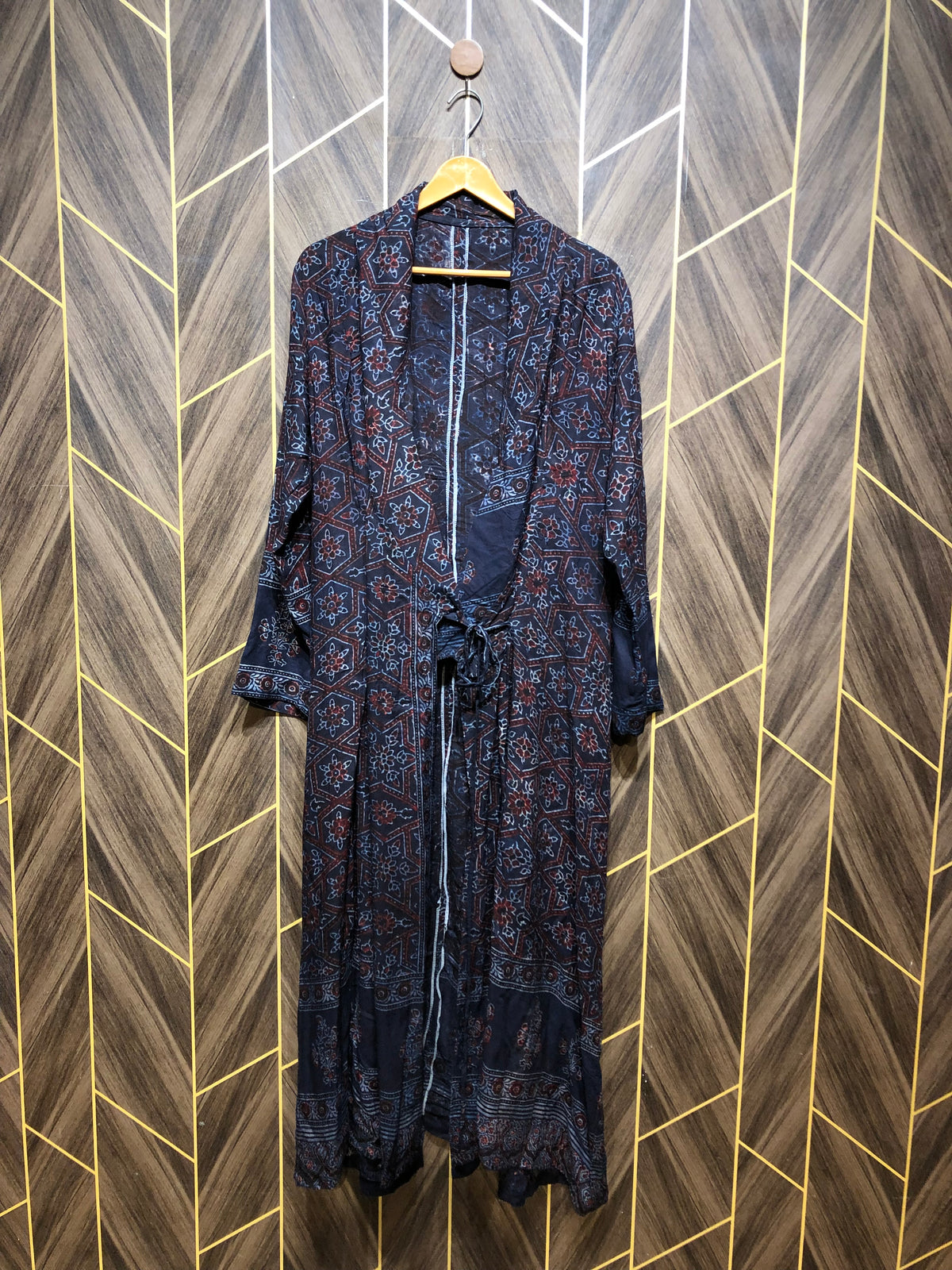 Long Gaon Linen Large Chest 20 Length 54