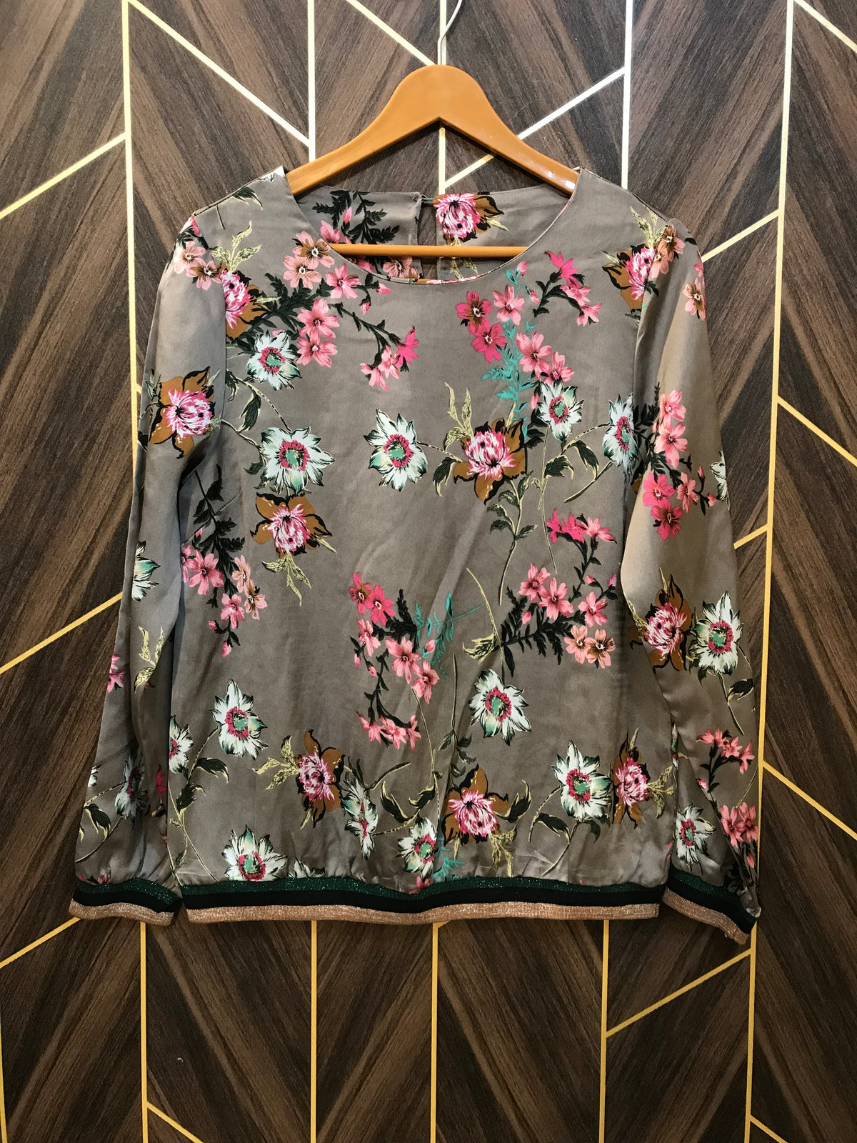 Top Small Chest 18 length 25 Silk 1061