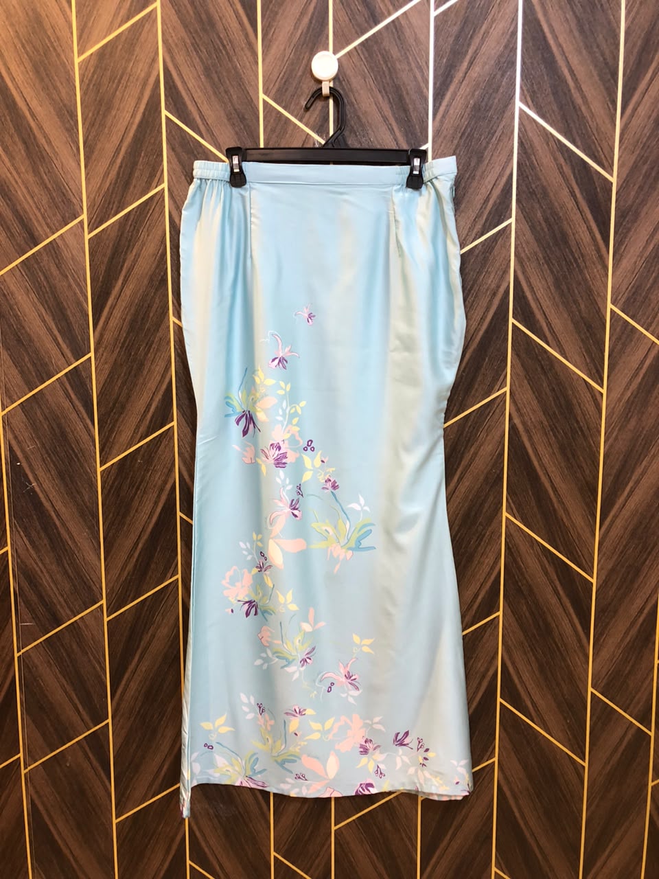 Women Skirts Silk Medium to Large | Size Waist 32 –34 | Length 42