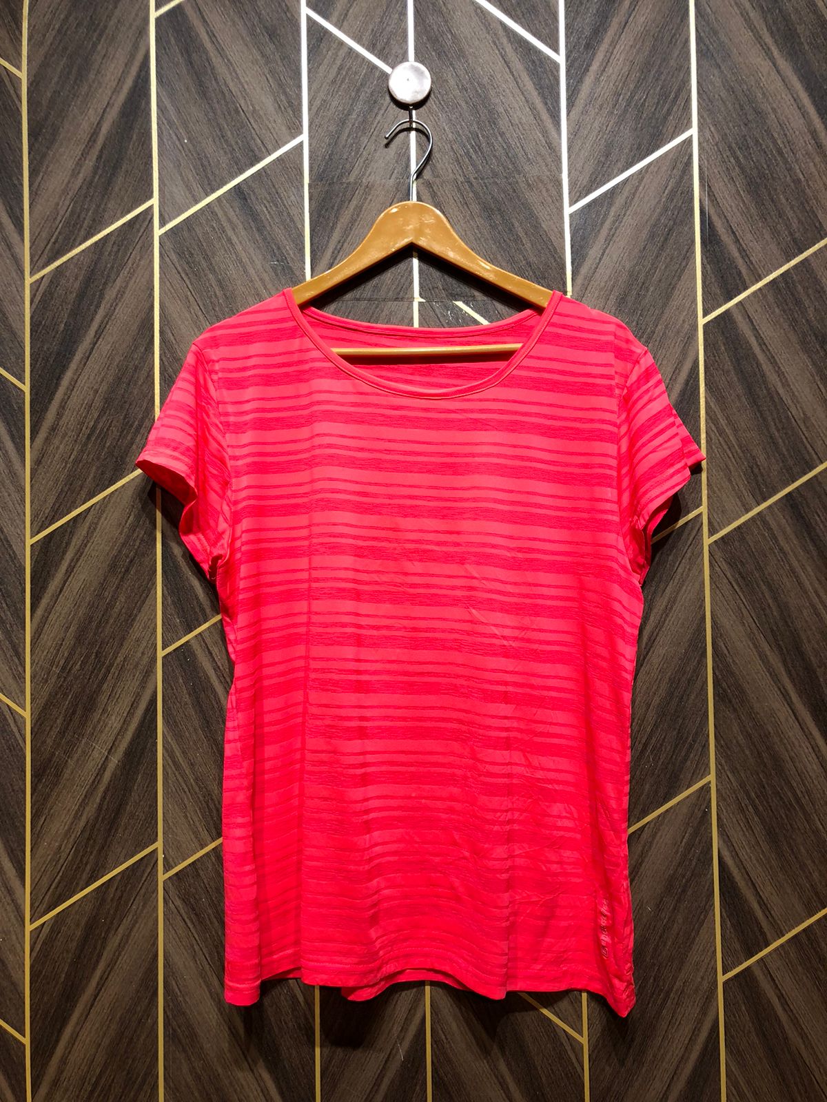 T-Shirt Jersey Medium to Large Size Length 26