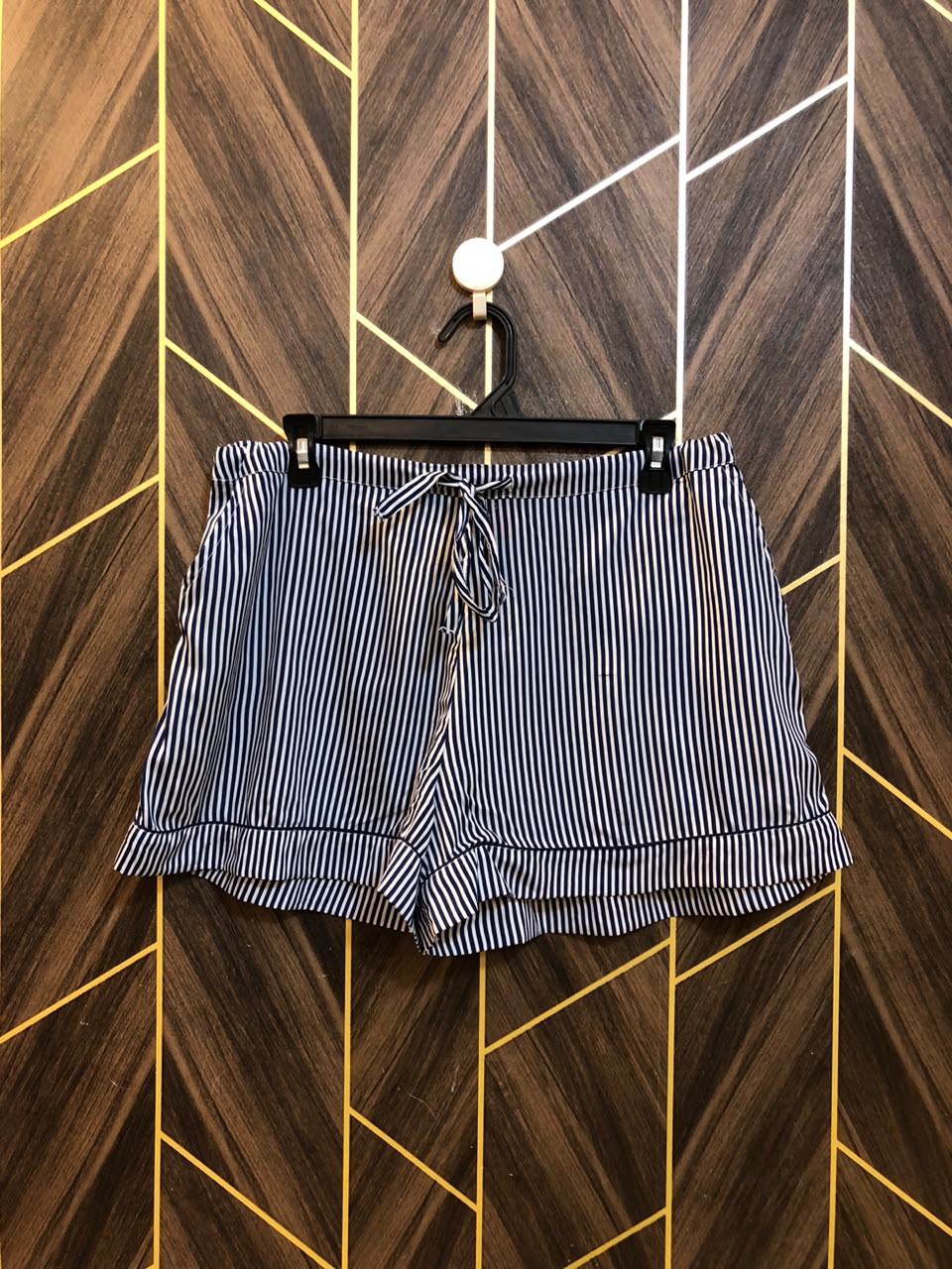 Women Mini Shorts Silk Medium to Large | Size Waist 32–34