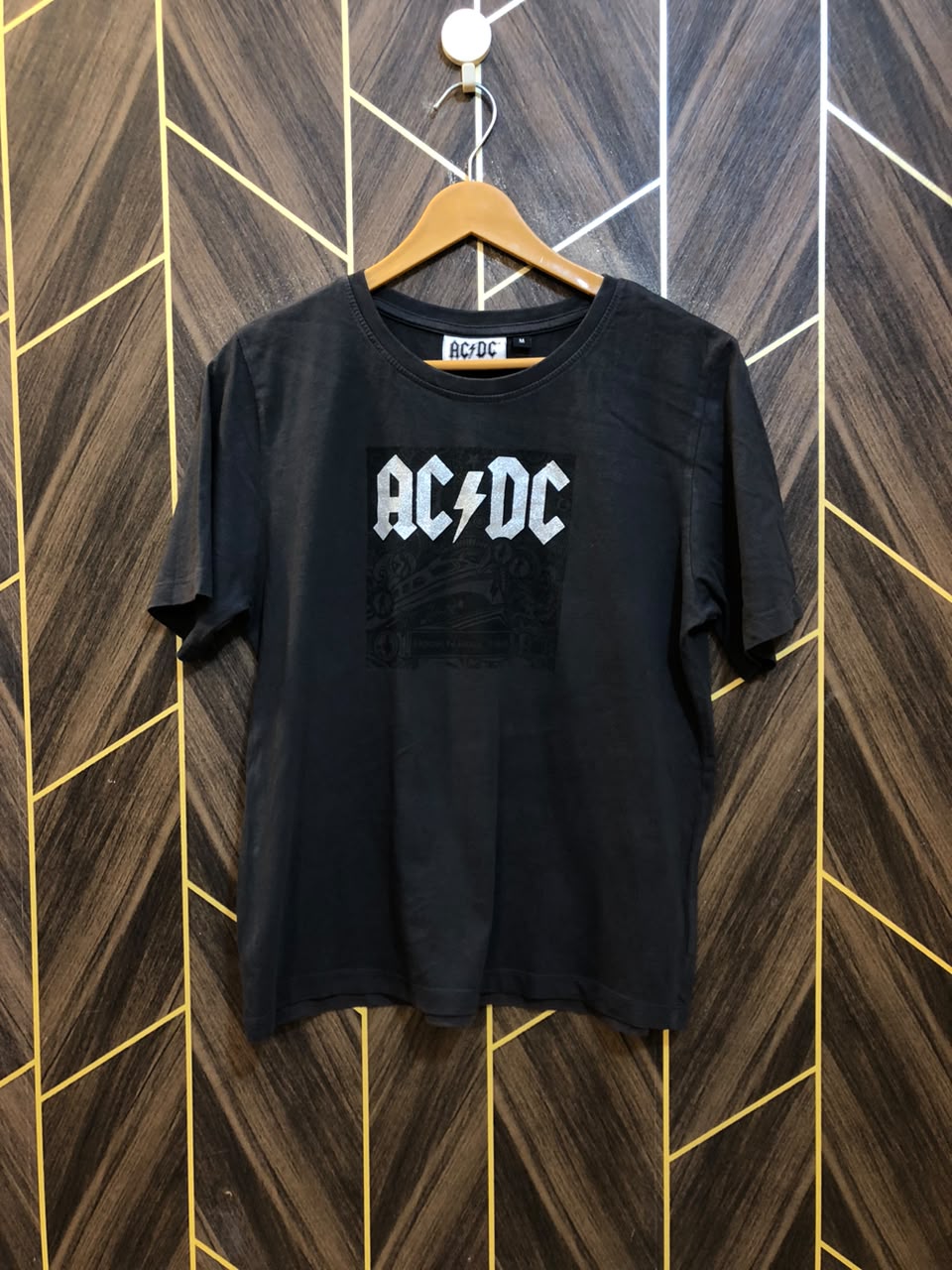 T-Shirt Jersey Medium Size Length 25   baggy