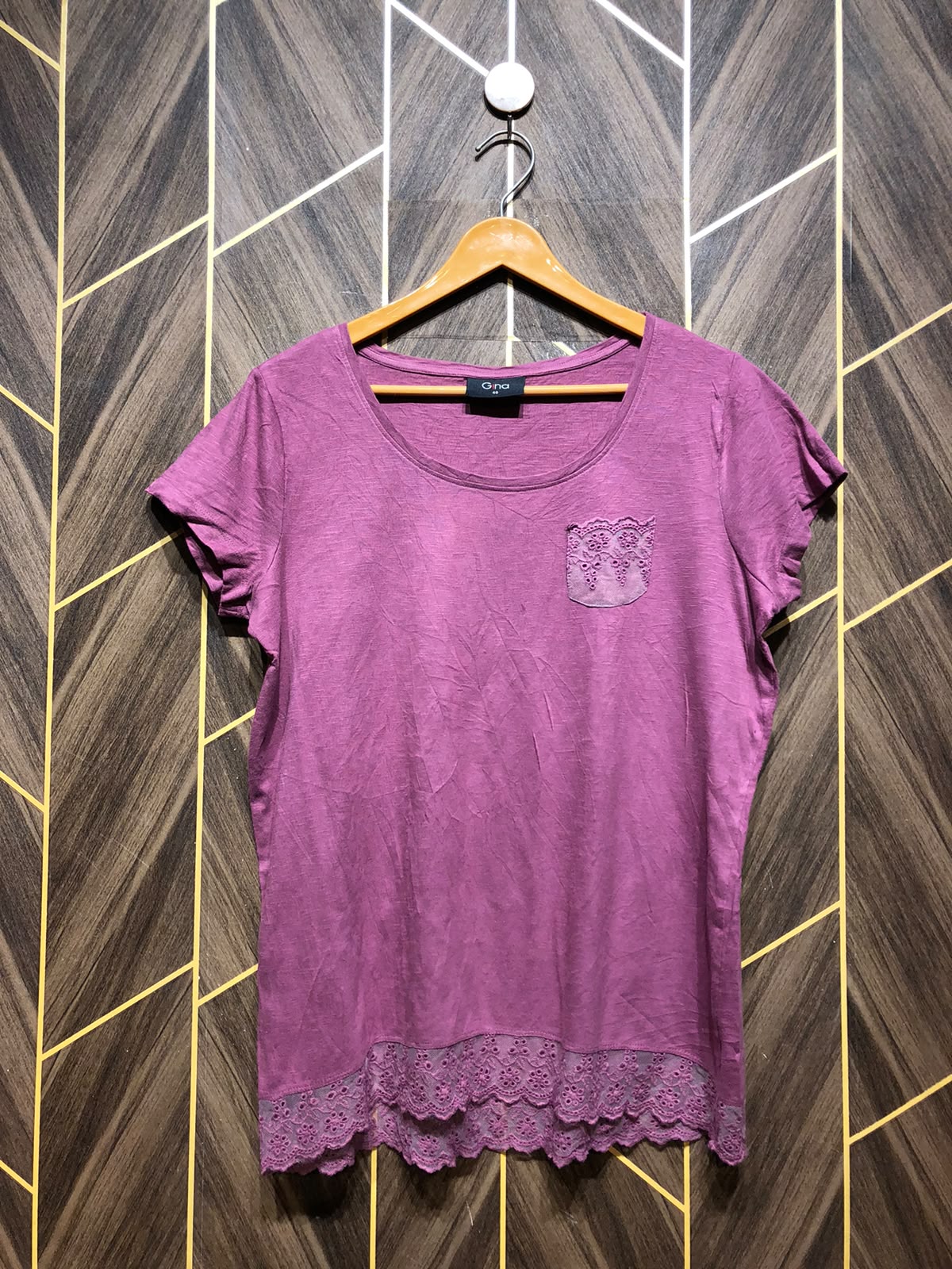 T-Shirt Jersey Medium  Size Length 27