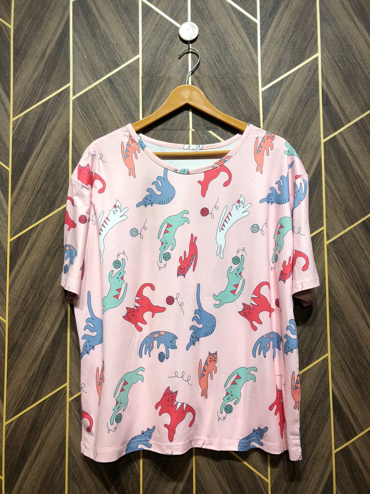 T-Shirt Jersey Large  baggy Size Length 27