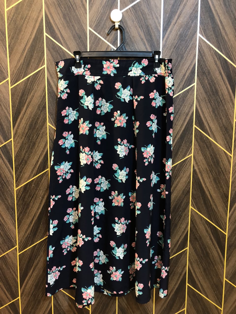 Women Skirts Silk Medium to Large | Size Waist 32 –34 | Length 35