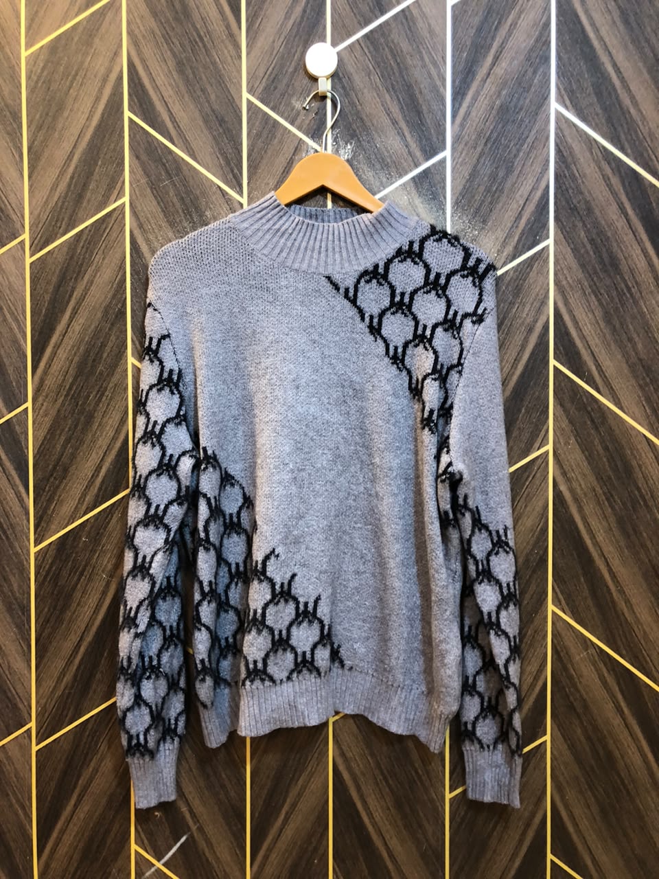 Women Crop Sweater Medium | Size | Chest 19 | Length 24