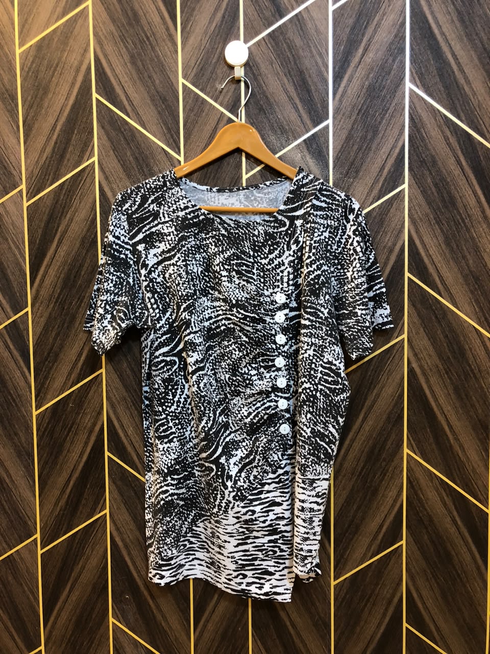 T-Shirt Jersey Medium to Large Size Length 29