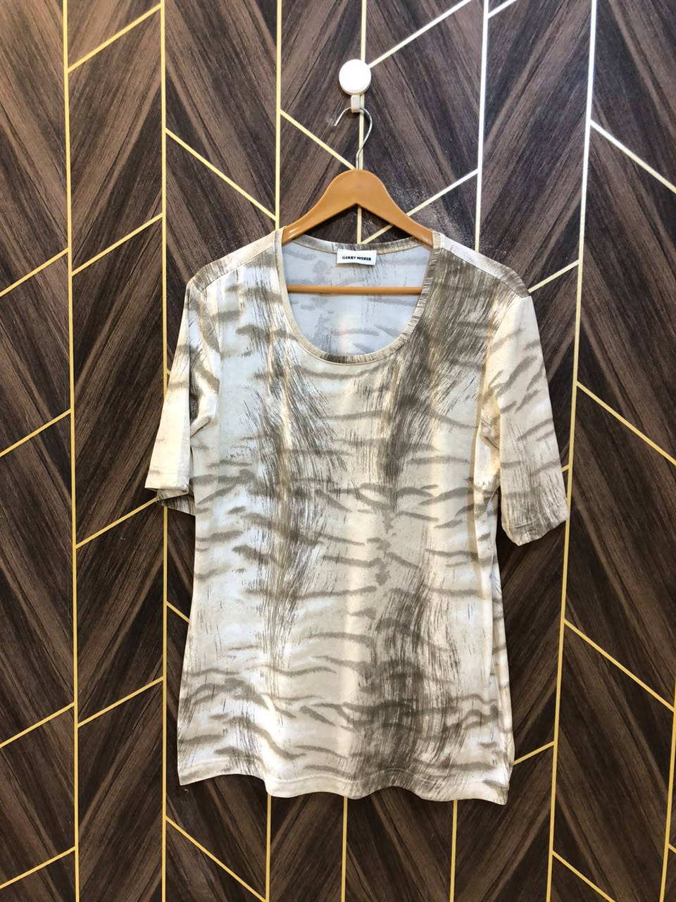 T-Shirt Jersey Large Size Length 28   baggy