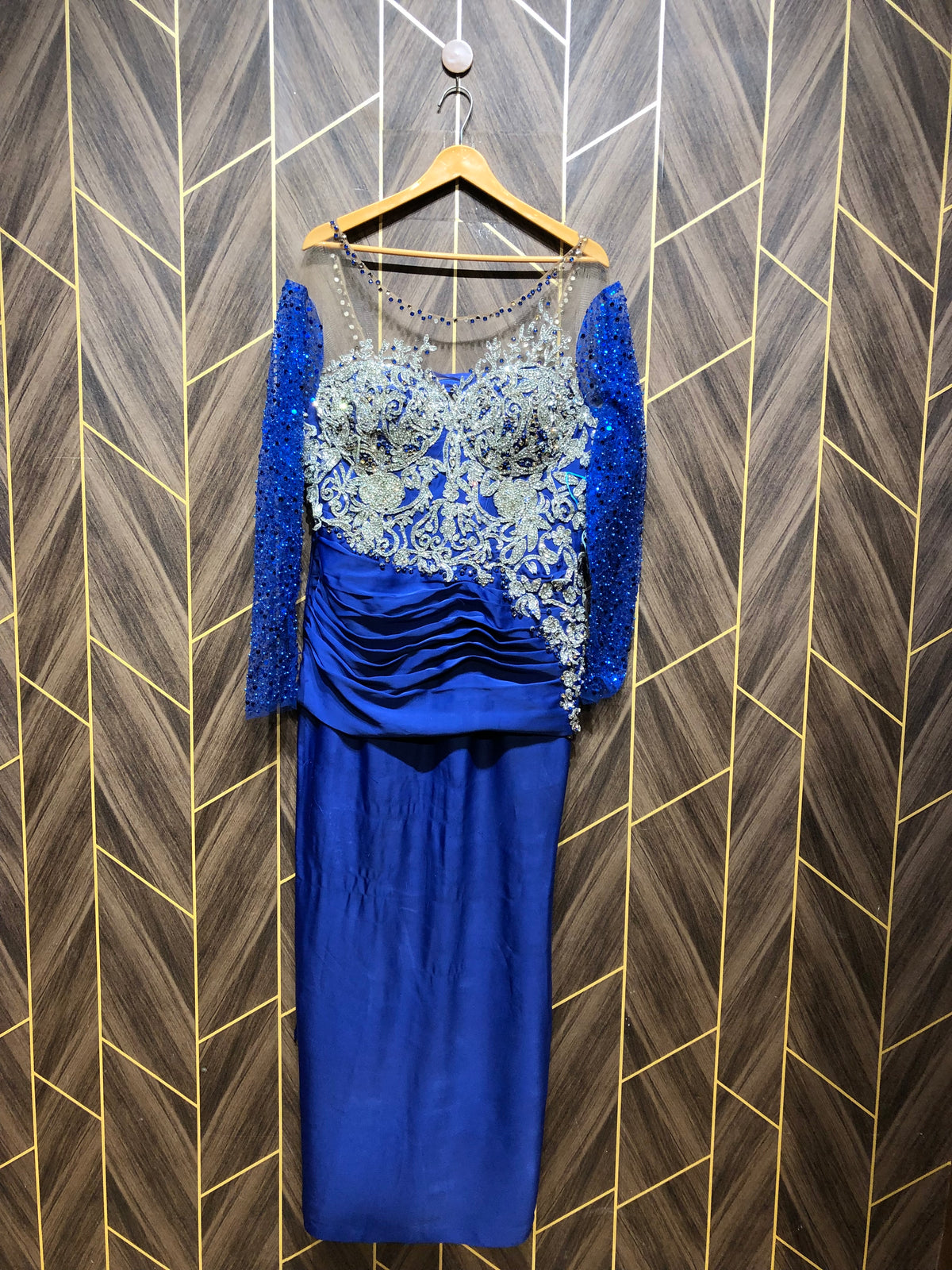 Long Maxie Silk Large Chest 20 Length 53