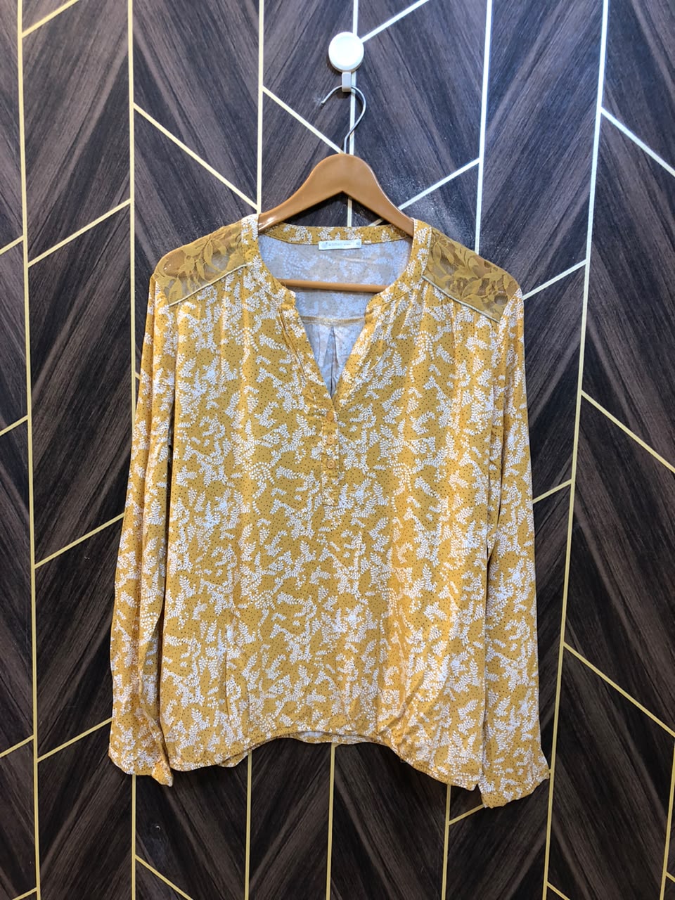 Western Top Linen – X-Large Size (Chest: 22, Length: 26  )