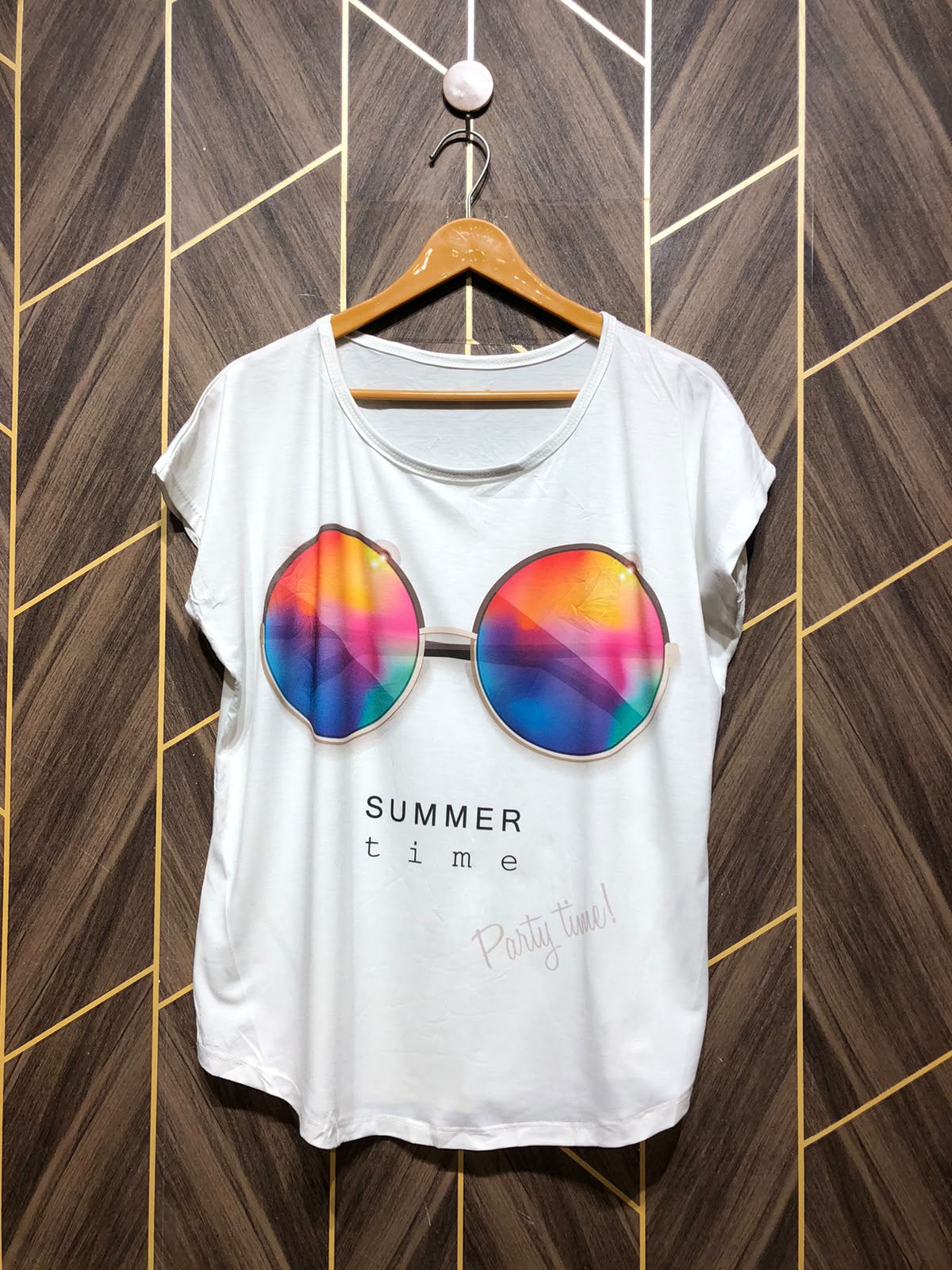 T-Shirt Jersey Medium Size Length 25 baggy