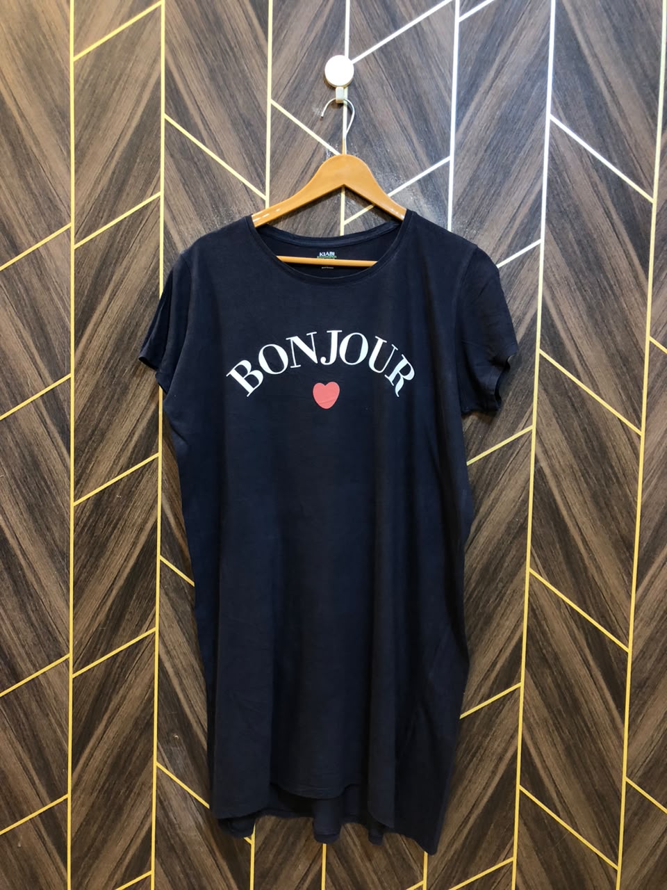 T-Shirt Jersey Medium to Large Size Length 33