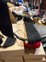 Sandle heel Size 37/7 Minor damage see in pic