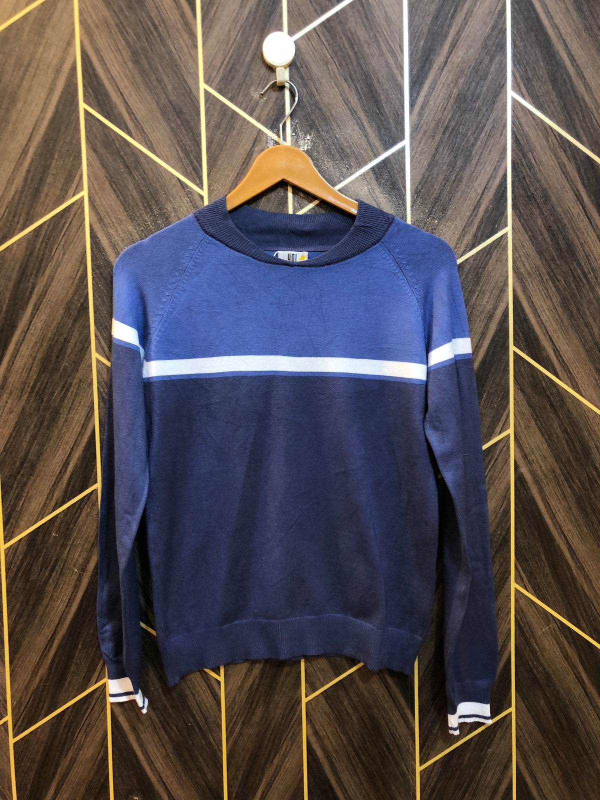 Crop Sweater Small Baggy Chest 18