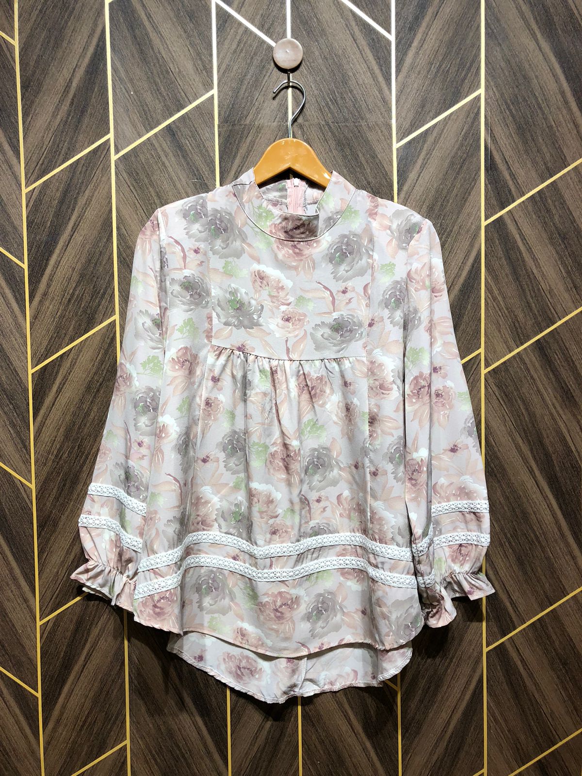 Western Top Chiffon – -Large Size (Chest: 21, Length: 29  )