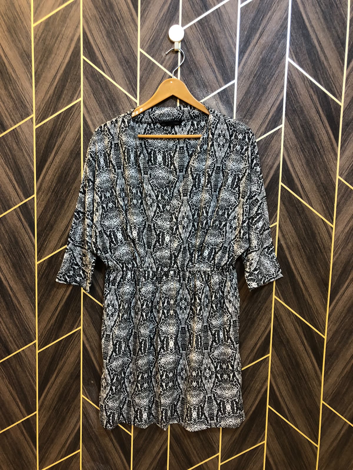 Women Long Shirt Silk Medium | Chest 19 | Length 35
