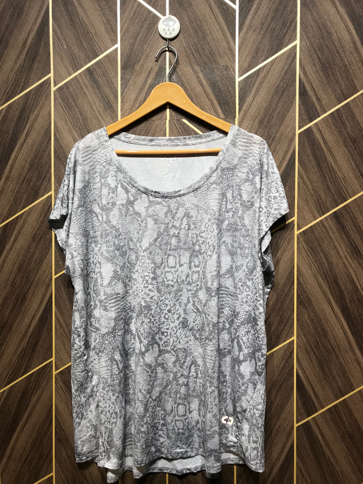 T-Shirt Large Length 28