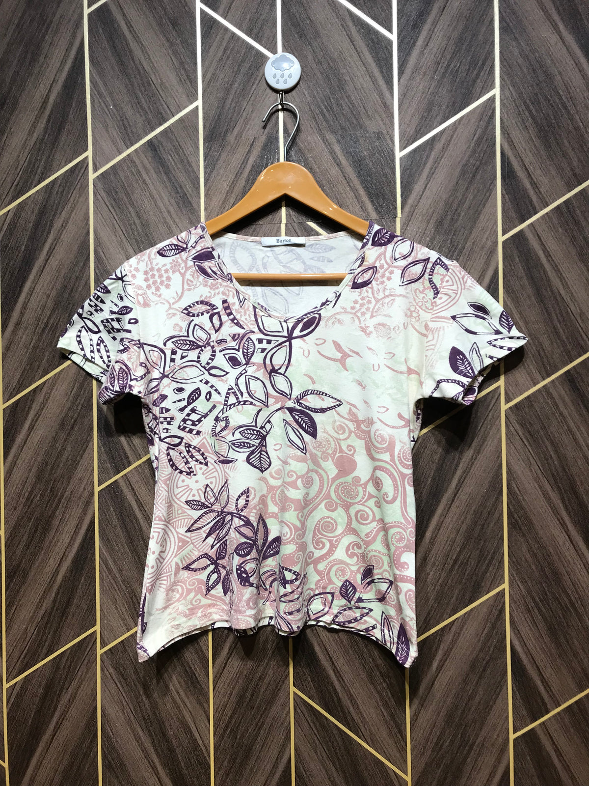 T-shirt small 10/11 year