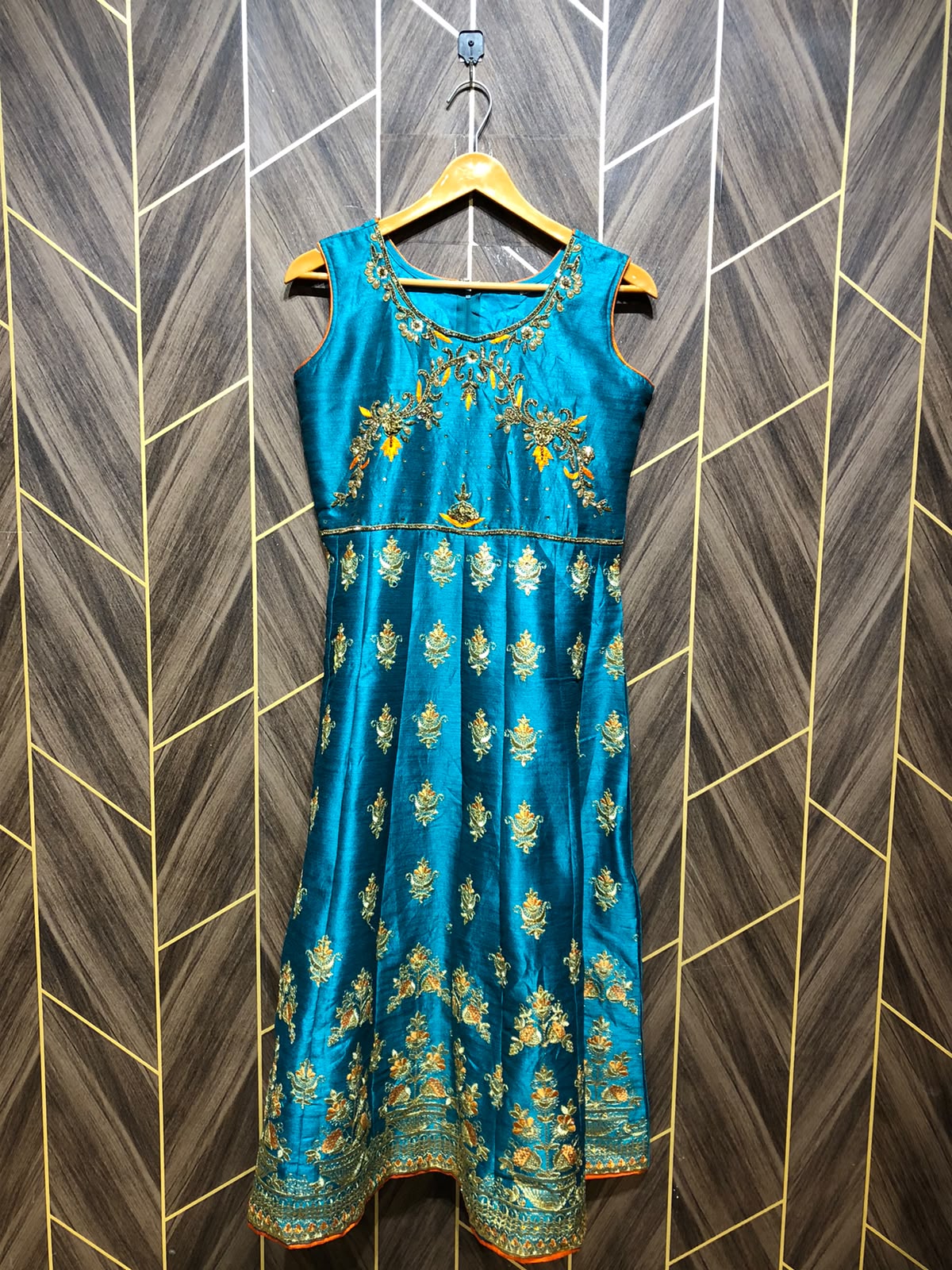 Western Long Maxi Silk Small | Size | Chest 18 | Length 45