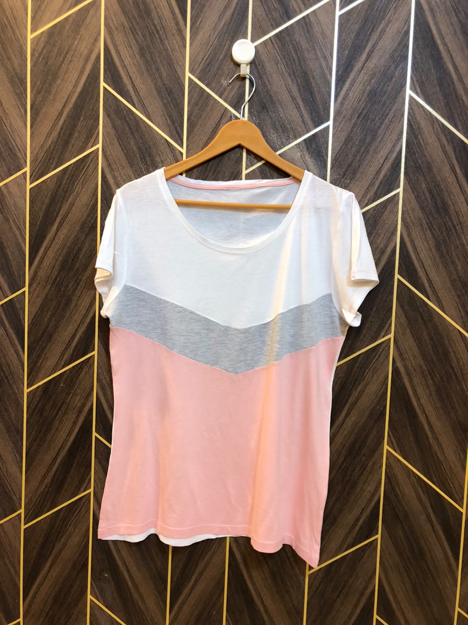 T-Shirt Jersey Medium Size Length 26 baggy