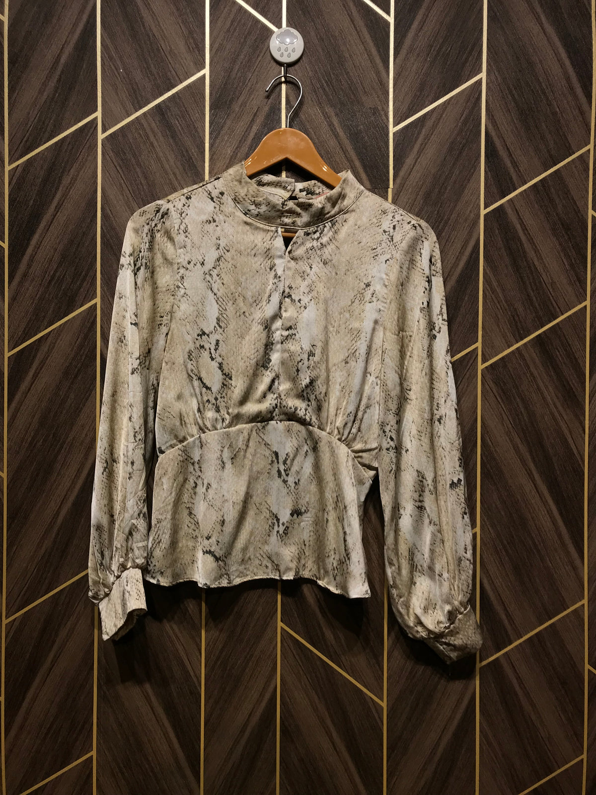 Western Top Small Chest 18 Length 24 Silk R-2
