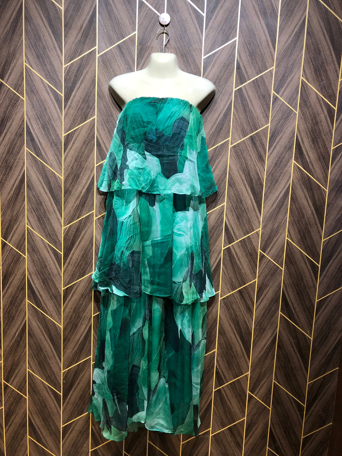 Long Maxie Chiffon Medium Chest 19 Length 53