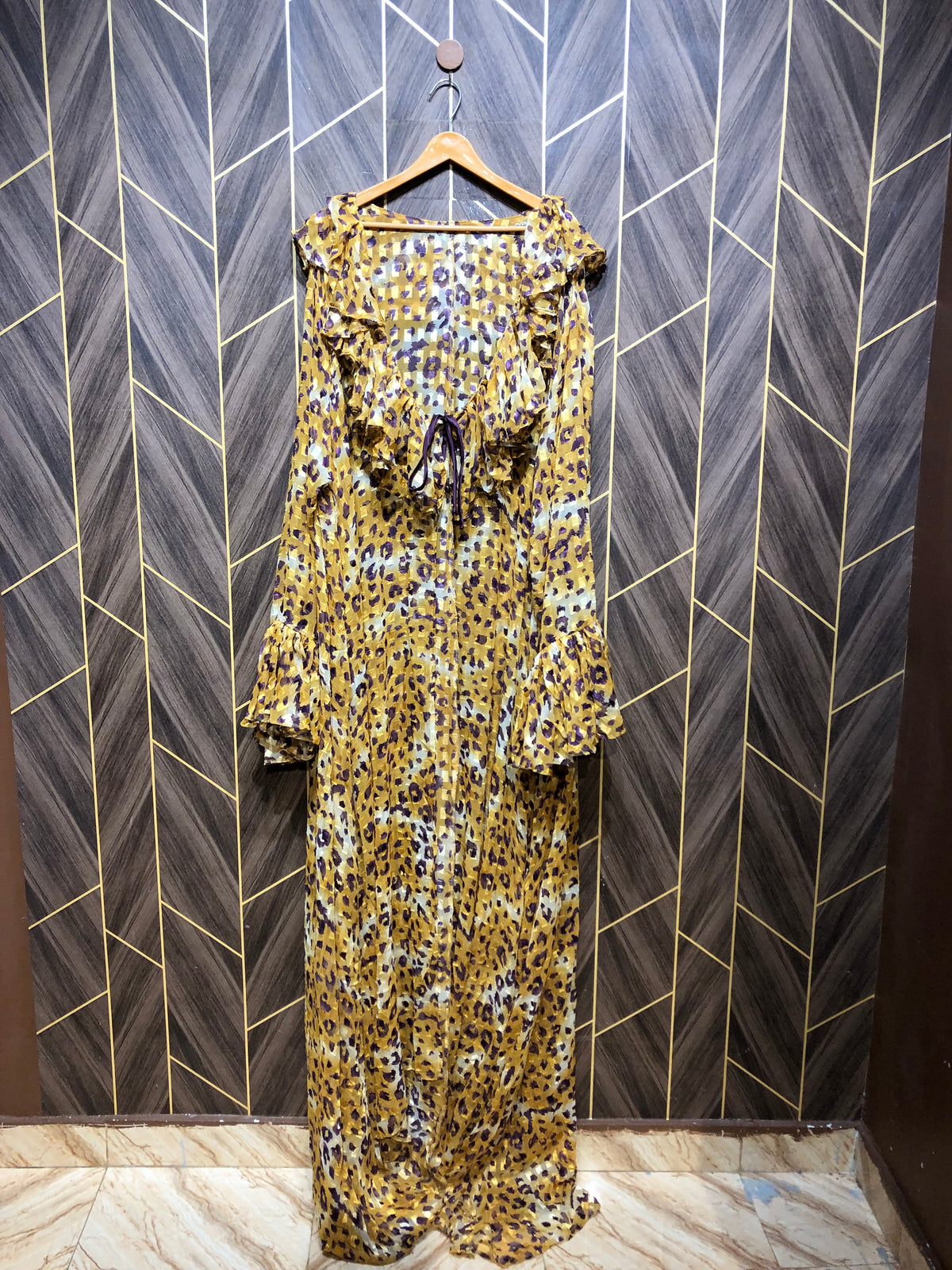 Long Maxie Chiffon Large Chest 22 Length 59