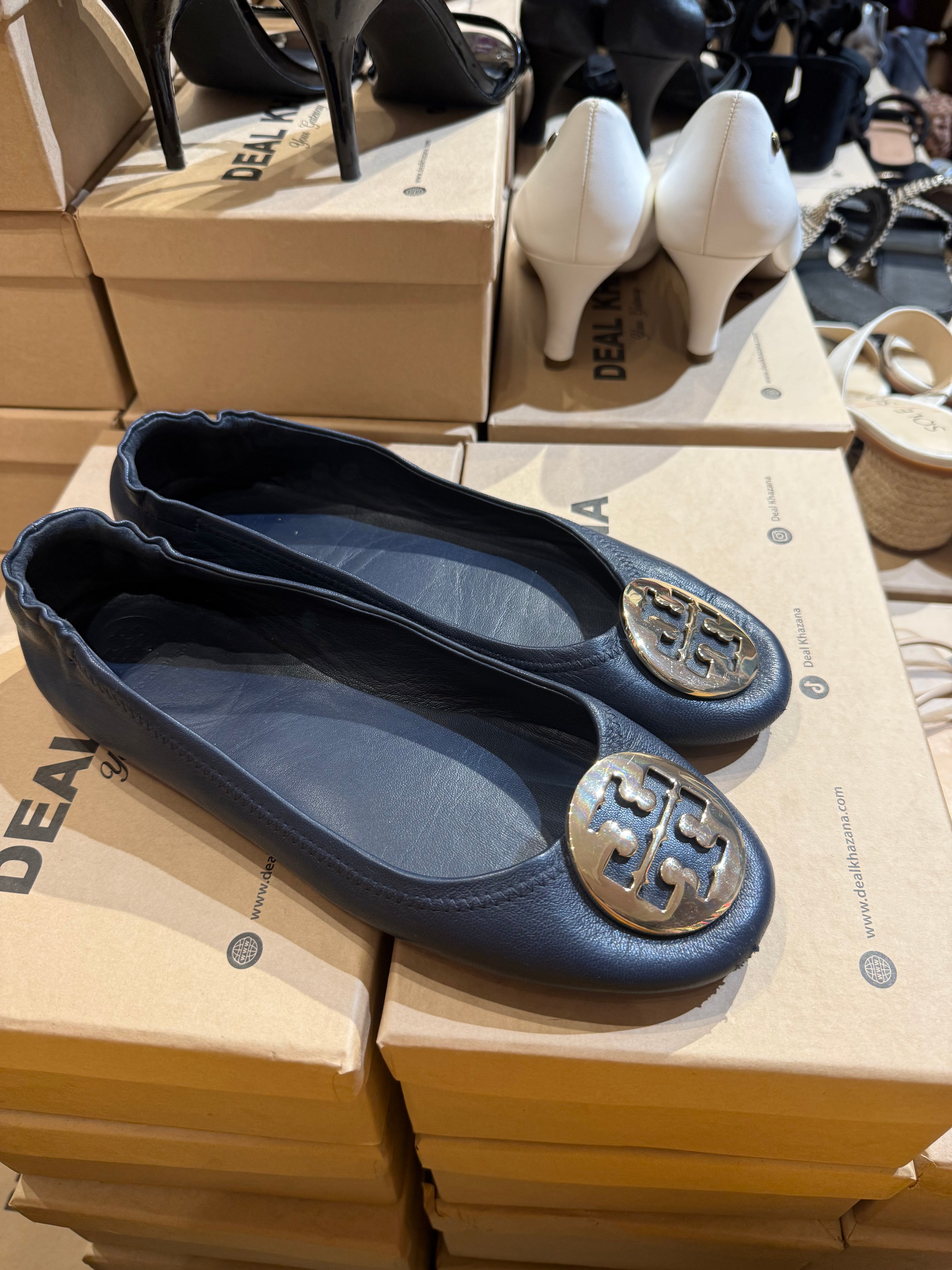 Flate pump Size 39/9 Minor Damage Condition see in pic