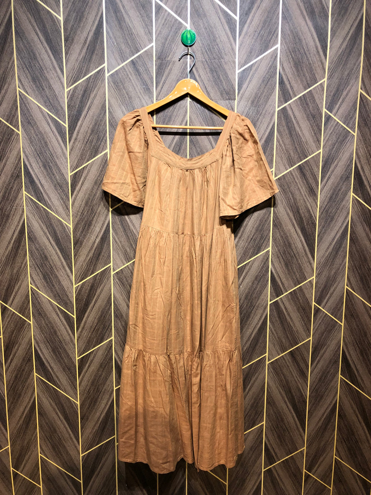 Women linen long maxie Size medium Chest 19 length 47