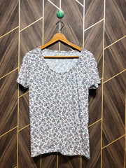 T-Shirt Jersey Small  to medium Size Length 27