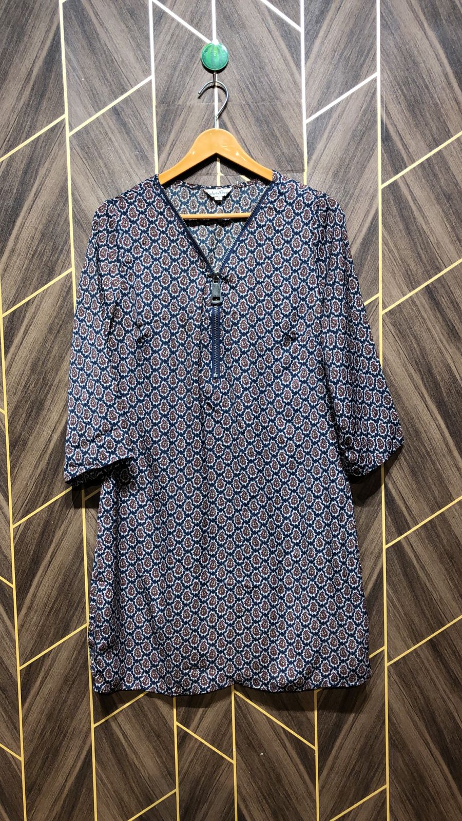 Women Long Shirt Silk Medium | Chest 19 | Length 35