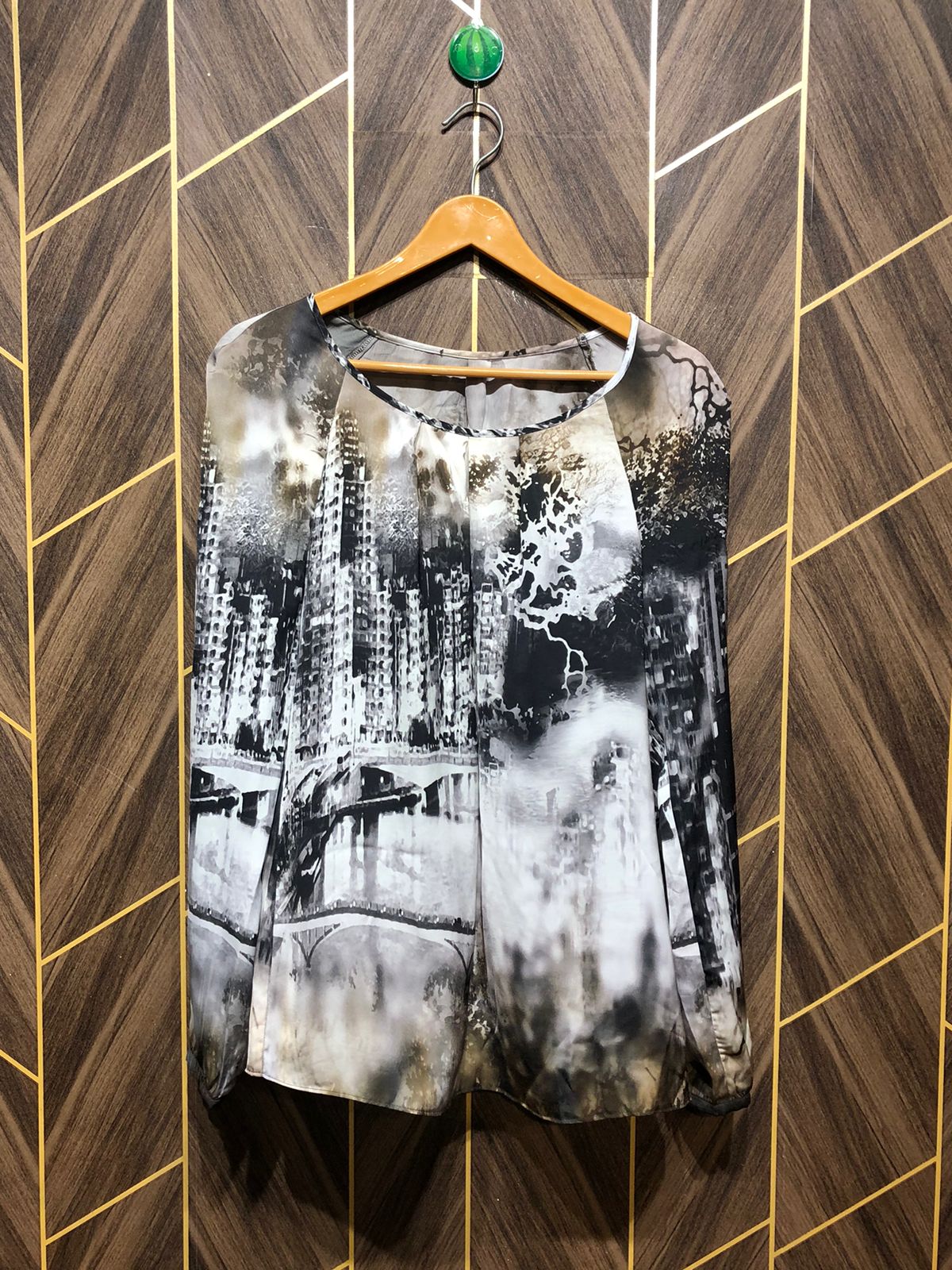 western top silk size chest 20 length 27