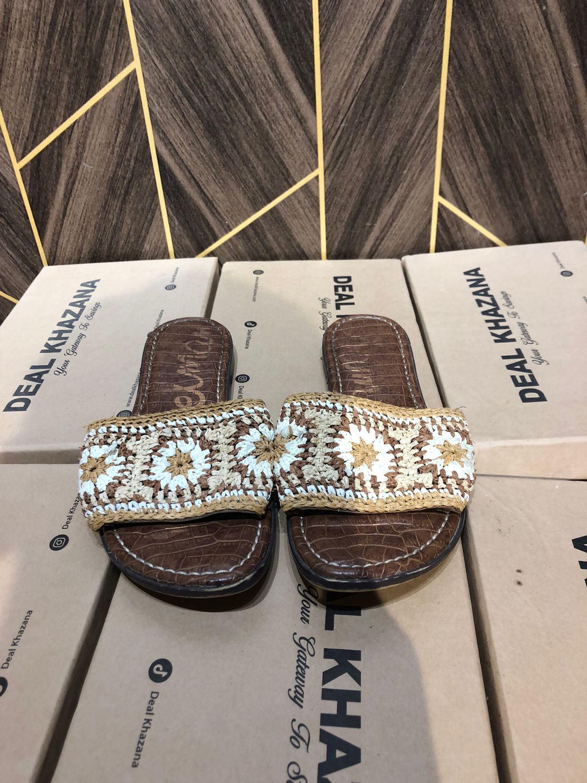Women slipper Size 8 ½