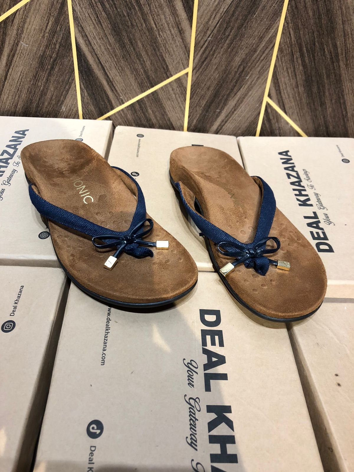 Women slipper Size 7