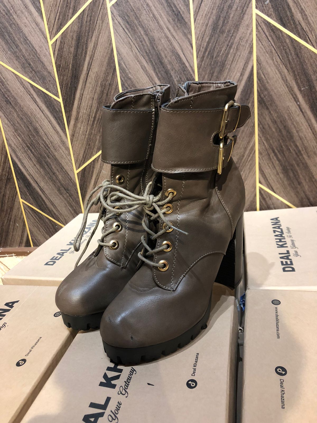 Women boots Size 38