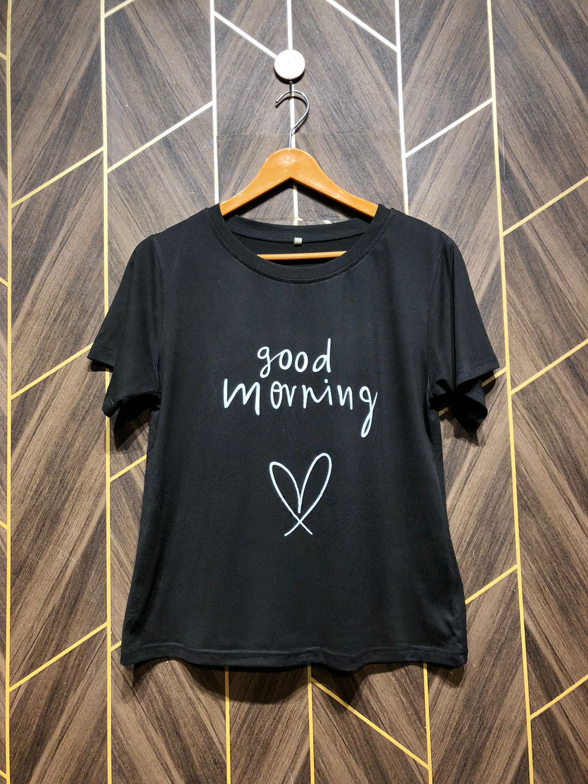 T-Shirt Jersey Medium  baggy Size Length 23