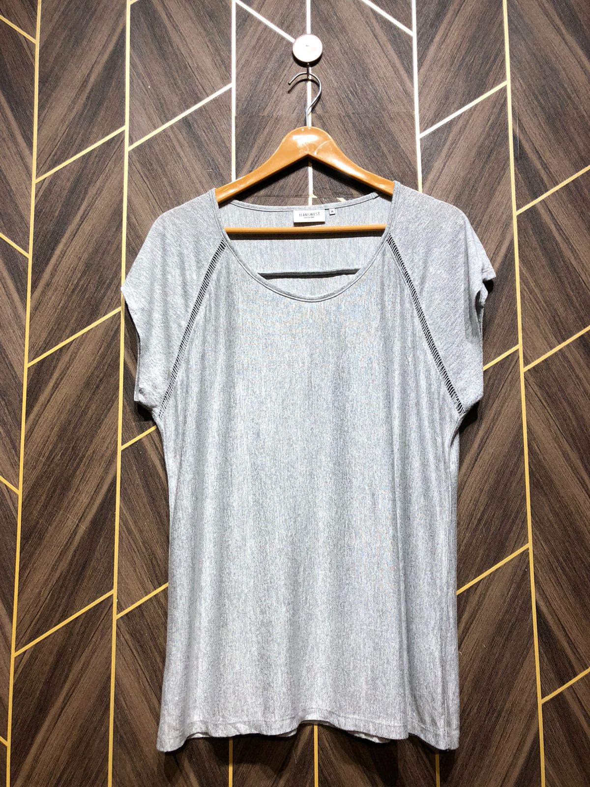 T-Shirt Jersey Medium to Large Size Length 27