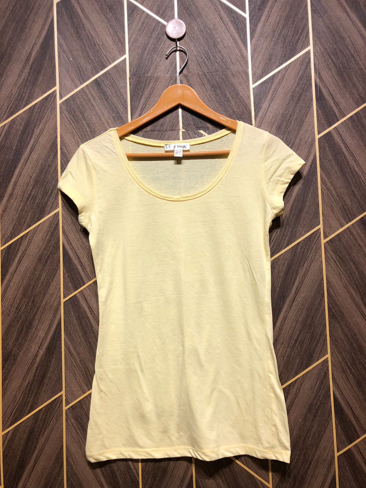 T-Shirt Jersey fitted  Small Size Length 26
