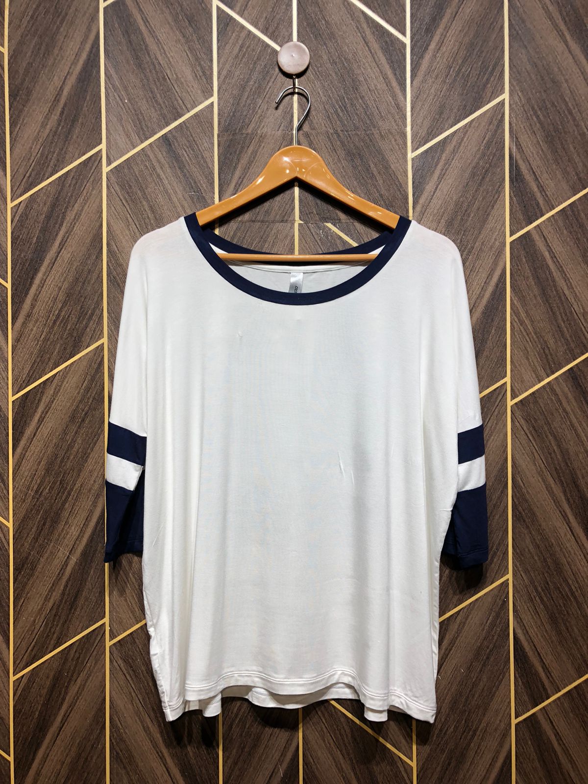 T-Shirt Jersey Medium Size Length 25 baggy