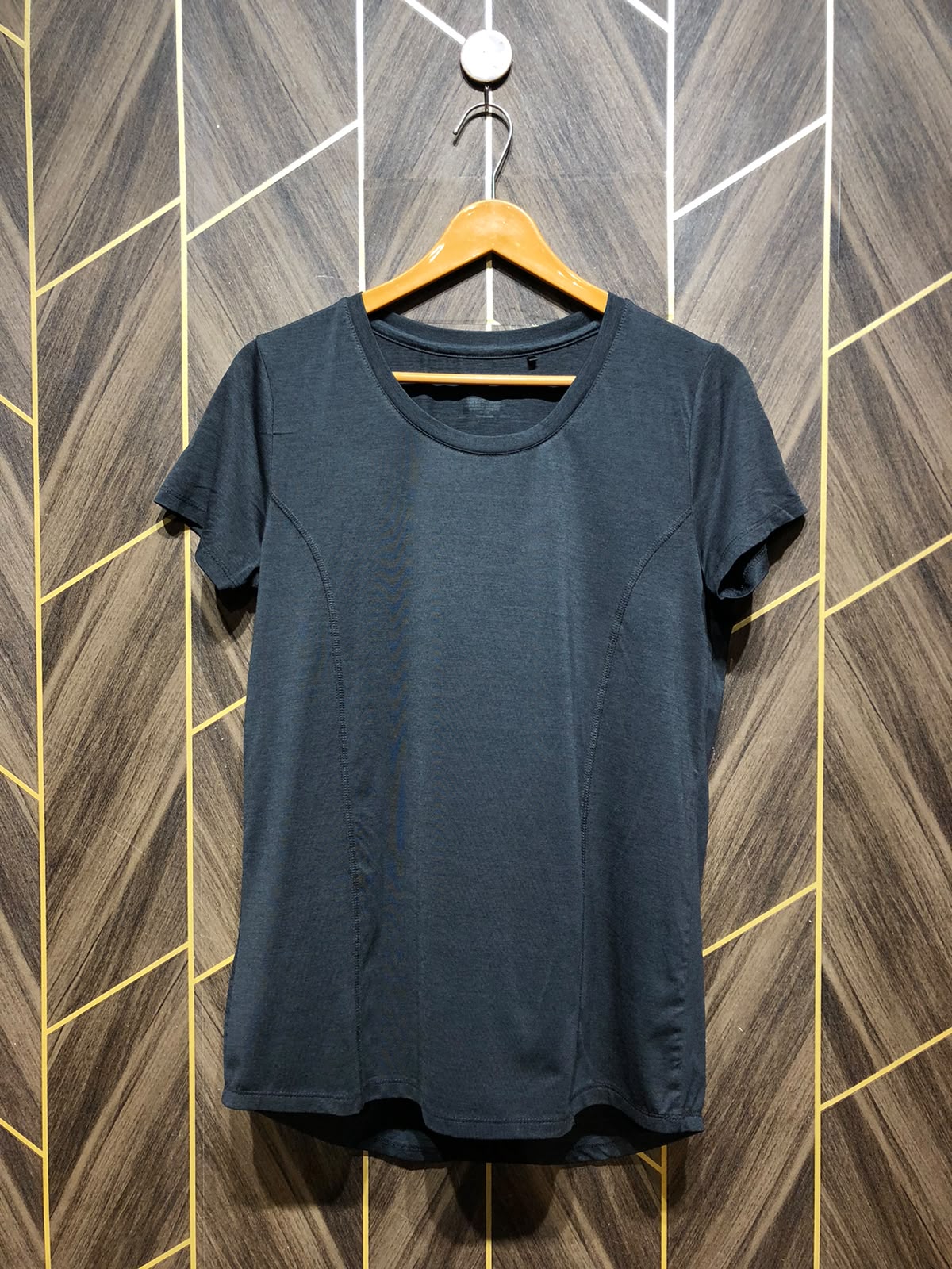 T-Shirt Jersey Medium Size Length 28