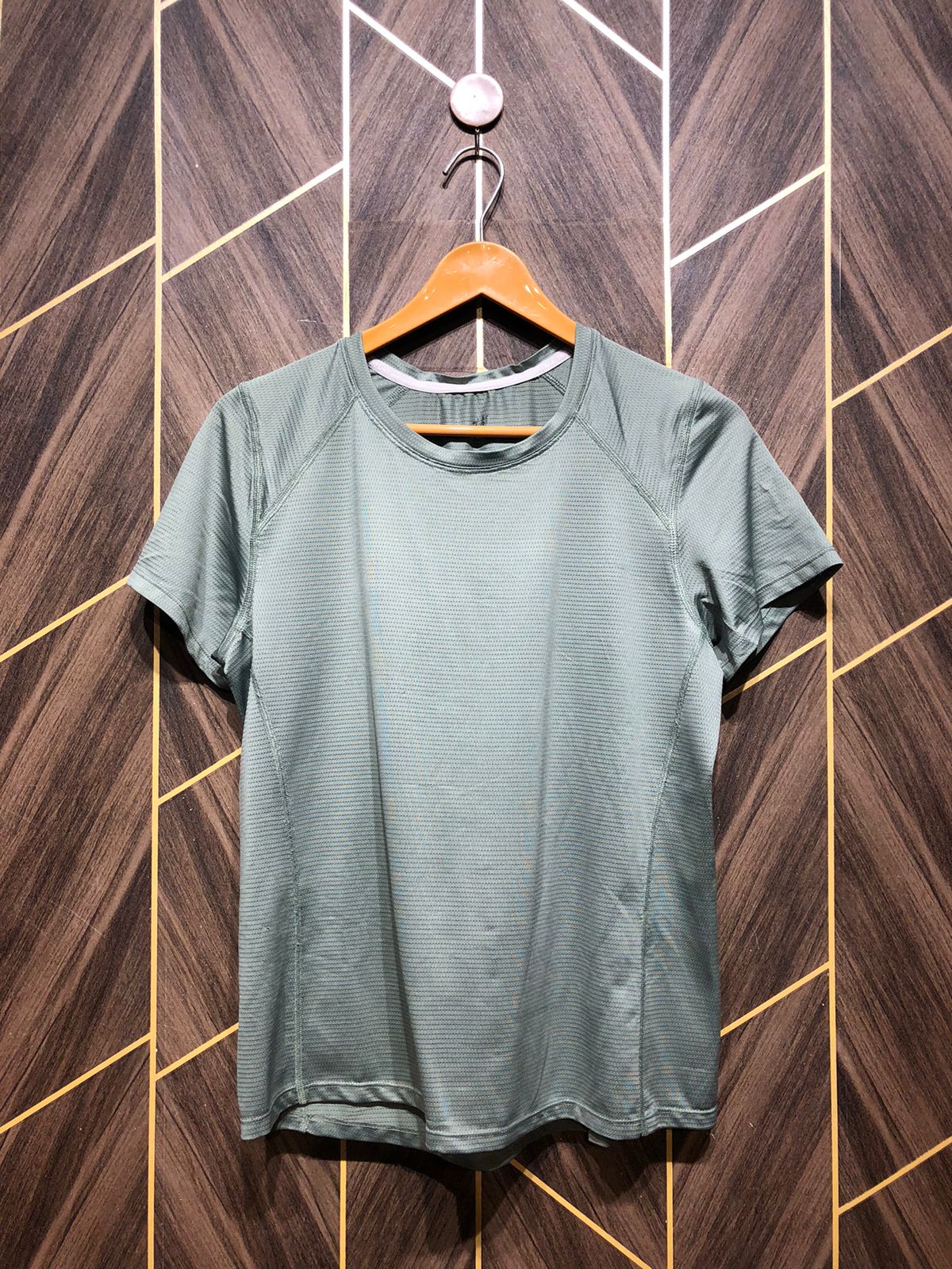 sports t shirts medium 24