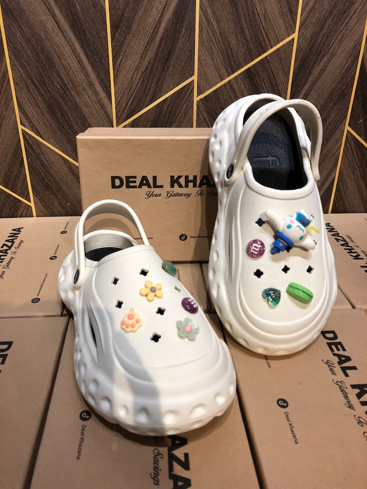 Women Comfortable Crocs Size 9