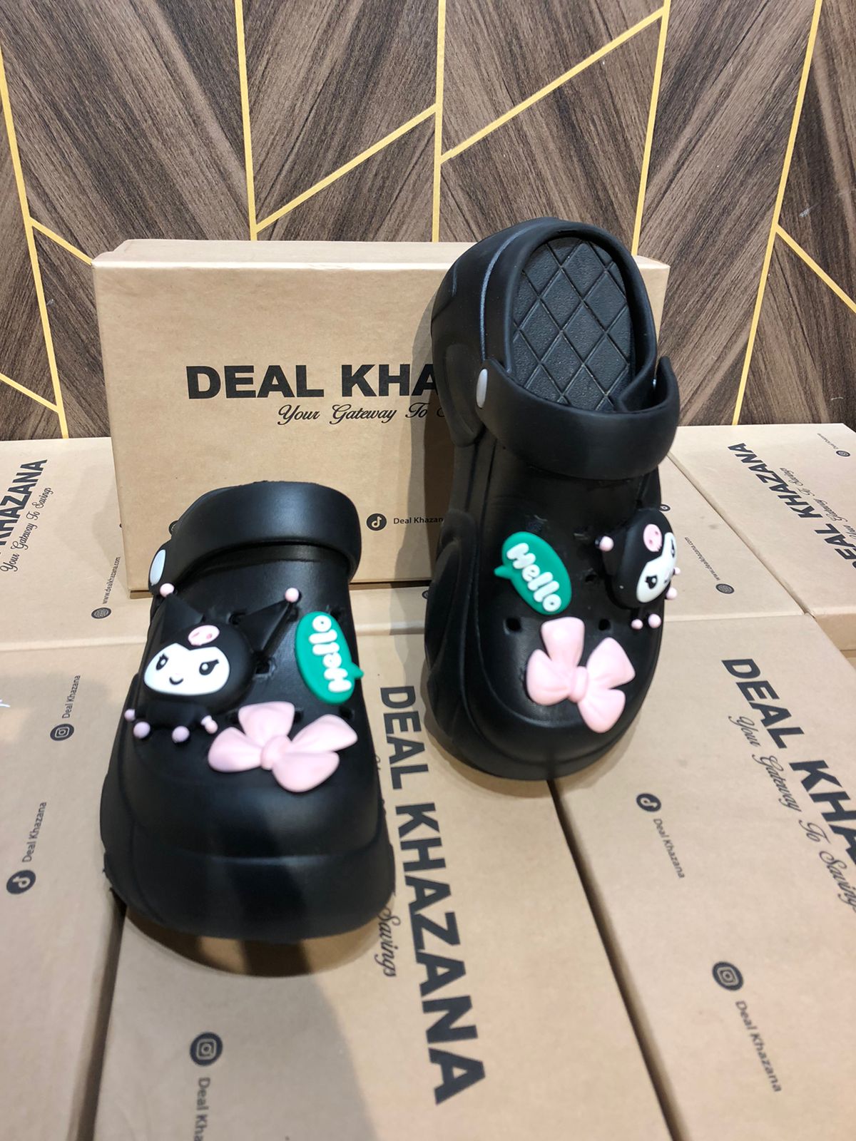 Women Comfortable Crocs Size 5